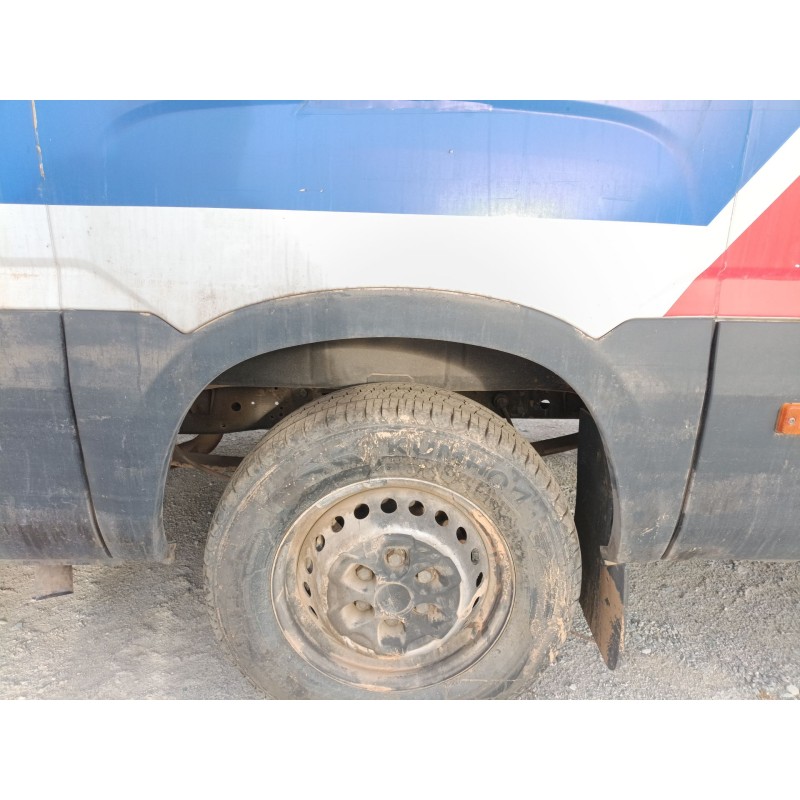Recambio de aletin trasero izquierdo para iveco daily vi caja/chasis 33s15, 35s15, 35c15 referencia OEM IAM   