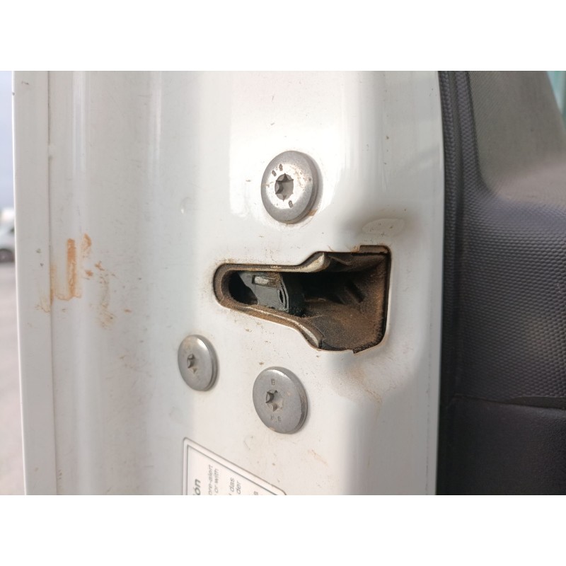 Recambio de cerradura puerta delantera izquierda para iveco daily vi caja/chasis 33s15, 35s15, 35c15 referencia OEM IAM   