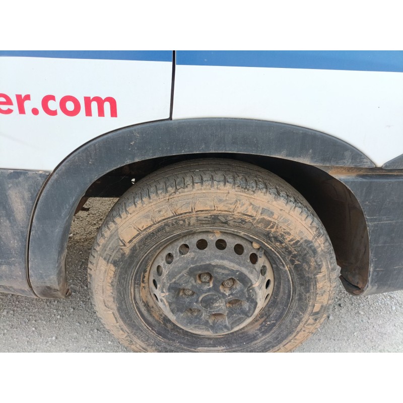 Recambio de aletin delantero derecho para iveco daily vi caja/chasis 33s15, 35s15, 35c15 referencia OEM IAM   