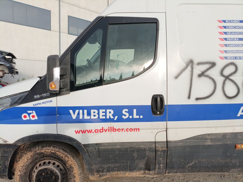 Recambio de puerta delantera izquierda para iveco daily vi caja/chasis 33s15, 35s15, 35c15 referencia OEM IAM   