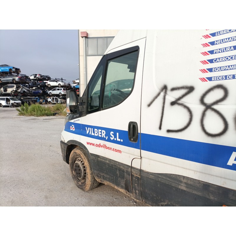 Recambio de puerta delantera izquierda para iveco daily vi caja/chasis 33s15, 35s15, 35c15 referencia OEM IAM   