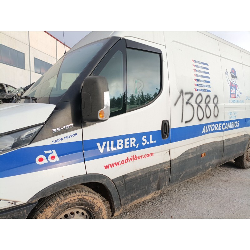 Recambio de puerta delantera izquierda para iveco daily vi caja/chasis 33s15, 35s15, 35c15 referencia OEM IAM   