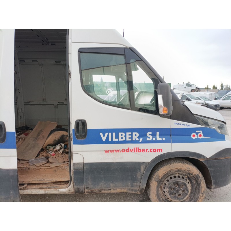 Recambio de puerta delantera derecha para iveco daily vi caja/chasis 33s15, 35s15, 35c15 referencia OEM IAM   