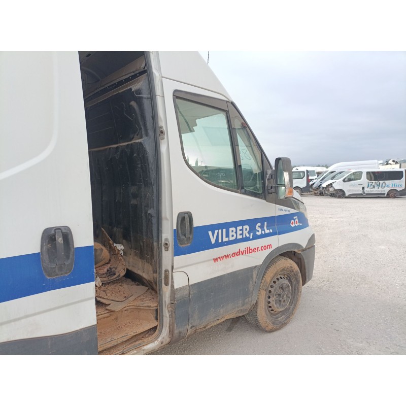 Recambio de puerta delantera derecha para iveco daily vi caja/chasis 33s15, 35s15, 35c15 referencia OEM IAM   