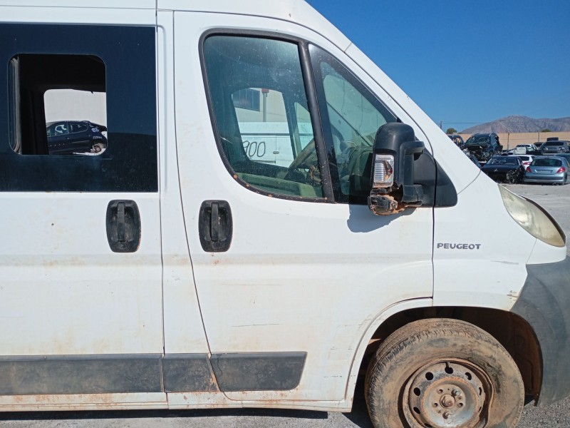 Recambio de puerta delantera derecha para peugeot boxer autobús 2.2 hdi 120 referencia OEM IAM   