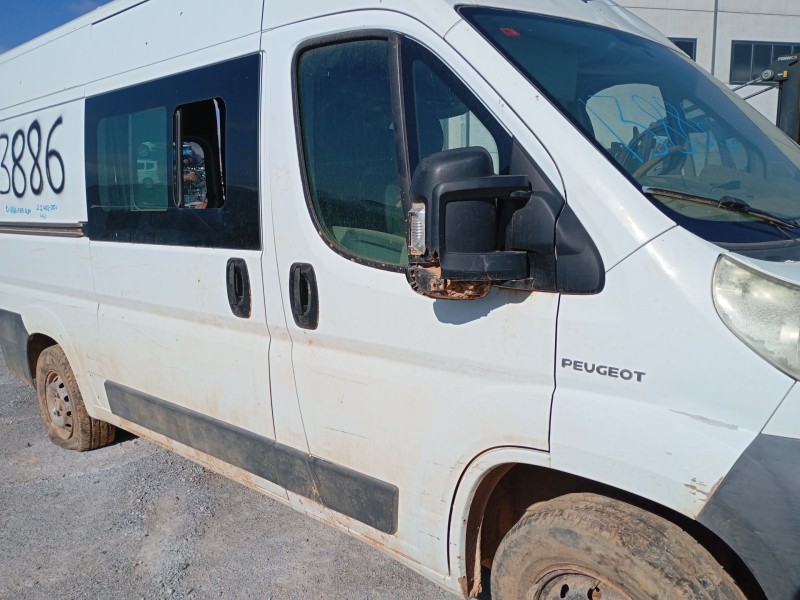 Recambio de puerta delantera derecha para peugeot boxer autobús 2.2 hdi 120 referencia OEM IAM   