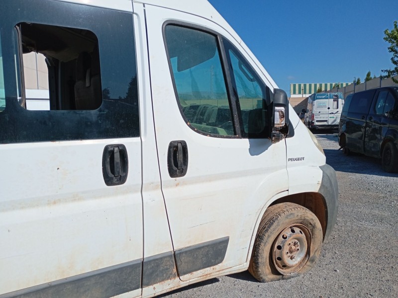 Recambio de puerta delantera derecha para peugeot boxer autobús 2.2 hdi 120 referencia OEM IAM   