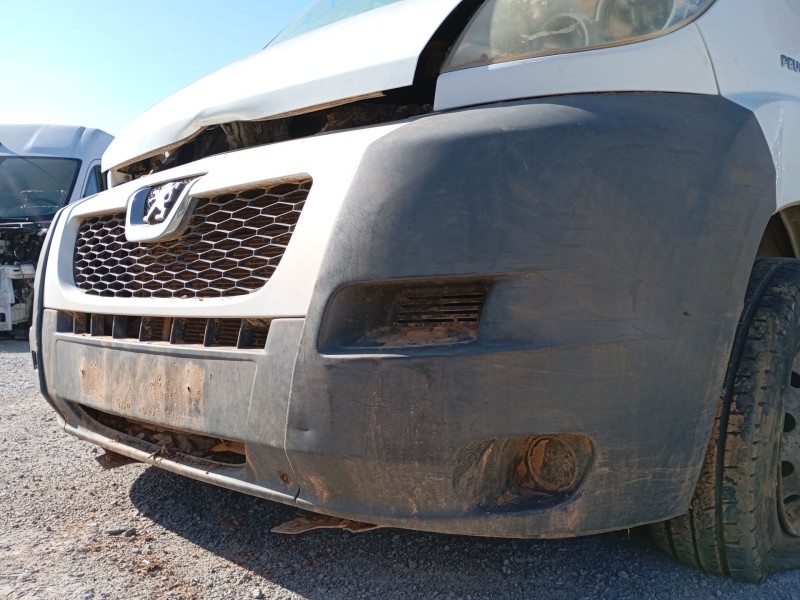 Recambio de paragolpes delantero para peugeot boxer autobús 2.2 hdi 120 referencia OEM IAM   