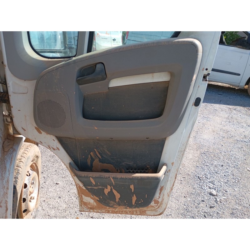 Recambio de guarnecido puerta delantera derecha para peugeot boxer autobús 2.2 hdi 120 referencia OEM IAM   
