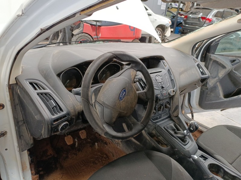 ford focus iii sedán del año 2012