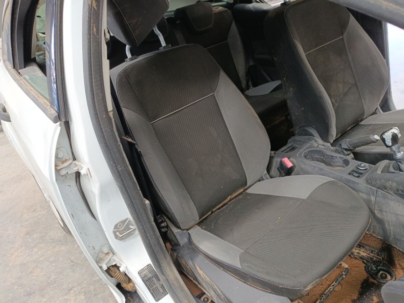 ford focus iii sedán del año 2012