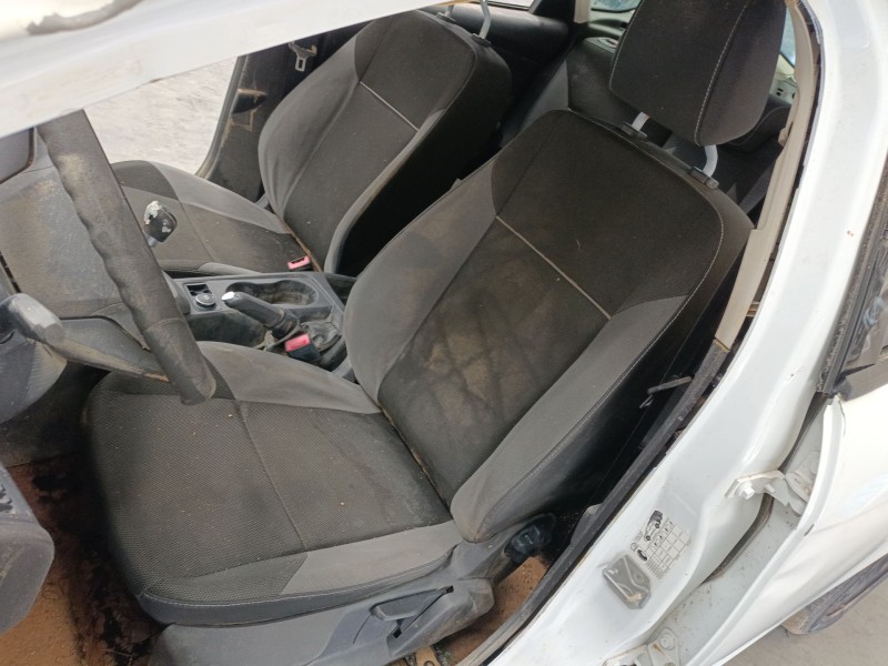 ford focus iii sedán del año 2012