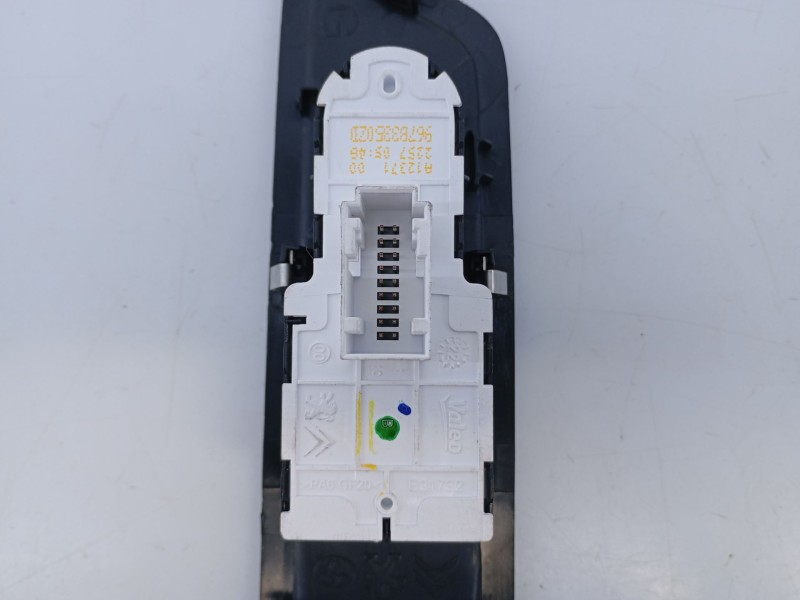 Recambio de mando elevalunas delantero izquierdo para fiat scudo furgoneta 2.0 multijet 145 (506) referencia OEM IAM   