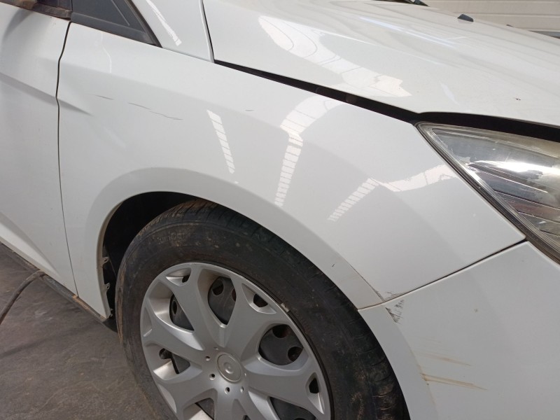 Recambio de aleta delantera derecha para ford focus iii sedán 1.6 tdci referencia OEM IAM   