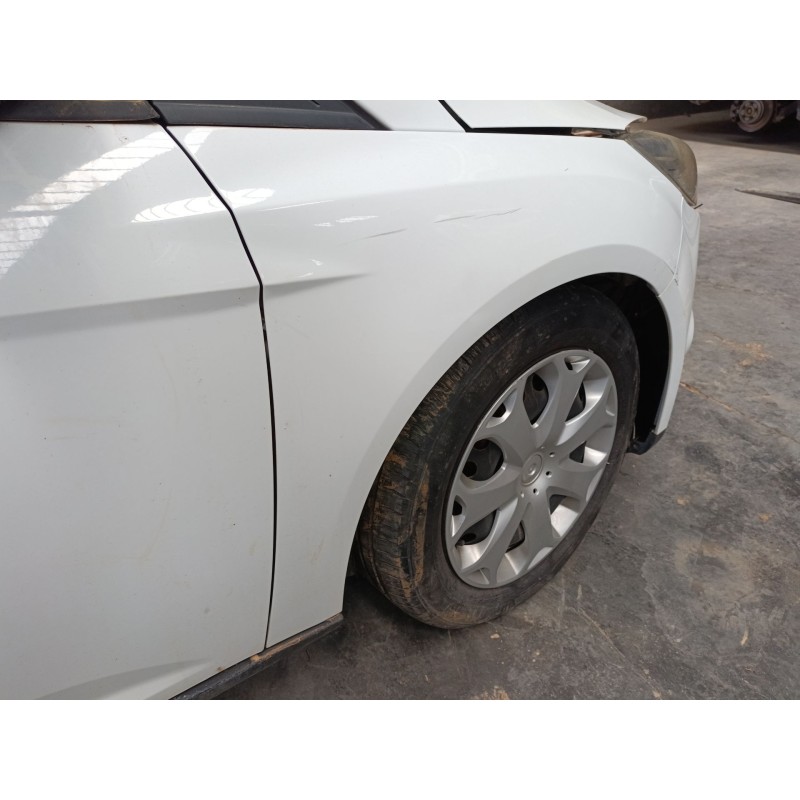 Recambio de aleta delantera derecha para ford focus iii sedán 1.6 tdci referencia OEM IAM   