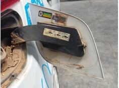 Recambio de tapa exterior combustible para ford focus iii sedán 1.6 tdci referencia OEM IAM    2