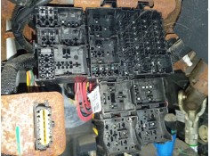 CAJA RELES / FUSIBLES 