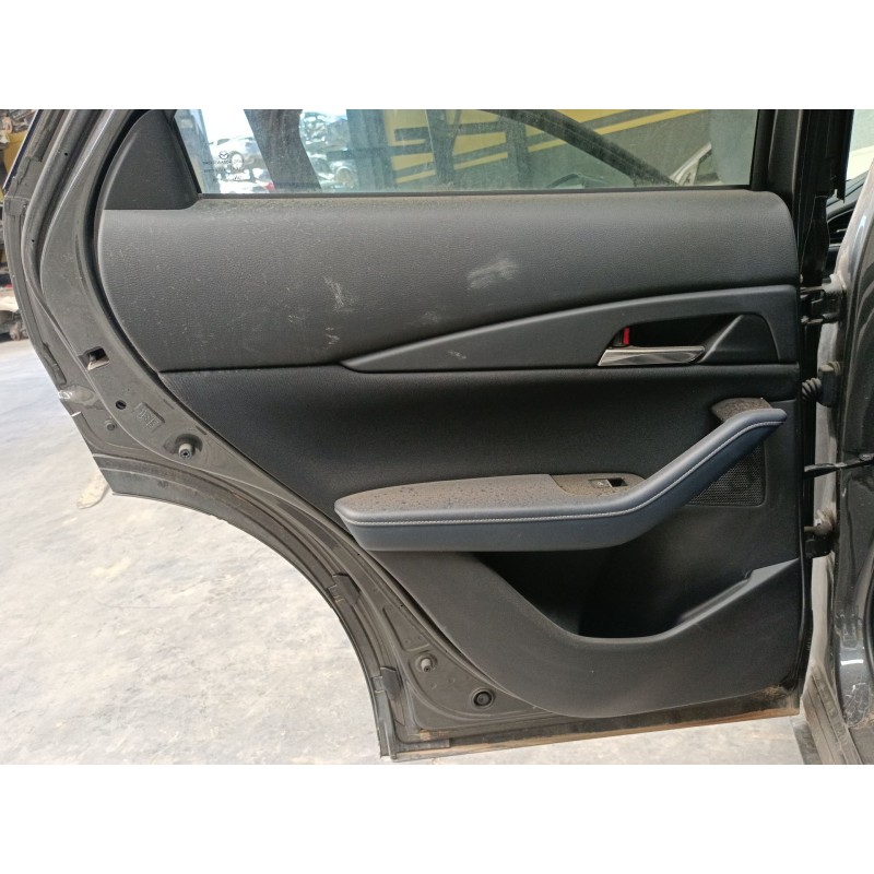 Recambio de guarnecido puerta trasera izquierda para mazda cx-30 (dm) skyactiv-x m hybrid referencia OEM IAM   