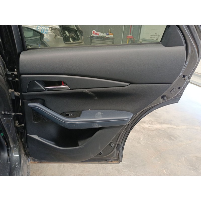 Recambio de guarnecido puerta trasera derecha para mazda cx-30 (dm) skyactiv-x m hybrid referencia OEM IAM   