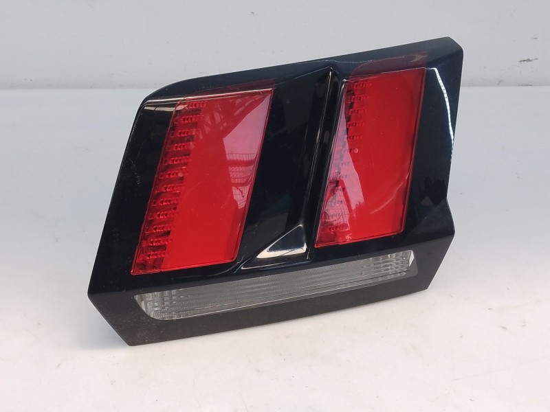 Recambio de piloto trasero derecho porton para peugeot 3008 suv referencia OEM IAM 9810477780  E1-A4-15-2