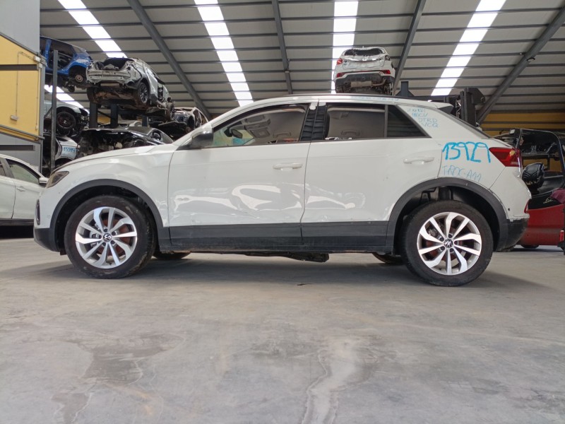 volkswagen t-roc (a11, d11) del año 2023