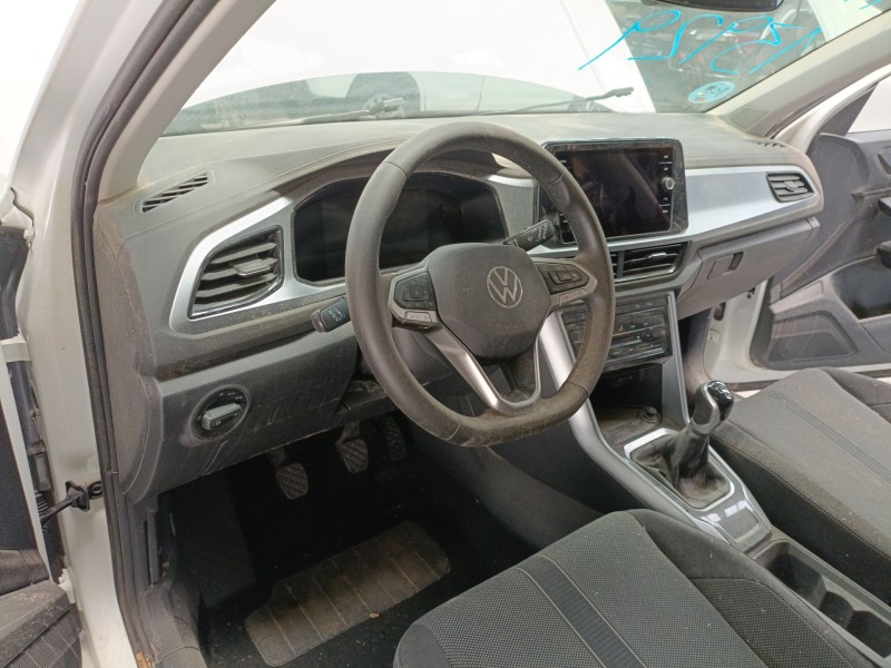 volkswagen t-roc (a11, d11) del año 2023