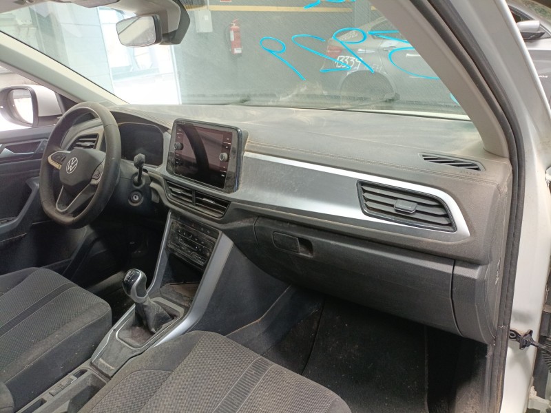 volkswagen t-roc (a11, d11) del año 2023