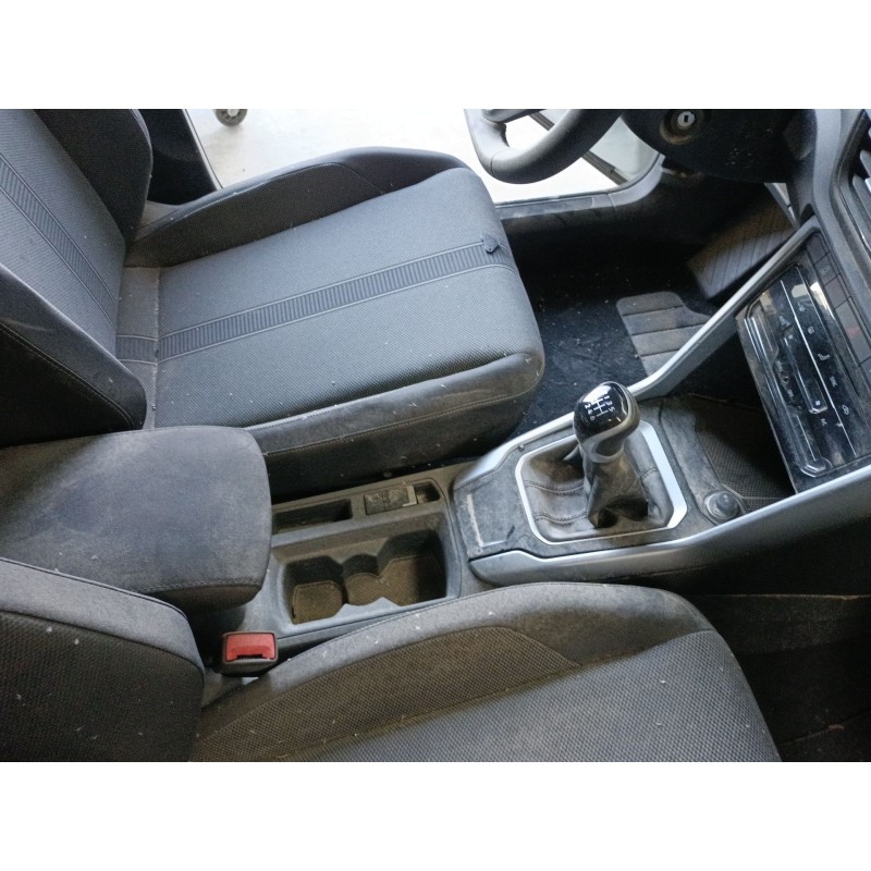 Recambio de consola central para volkswagen t-roc (a11, d11) 2.0 tdi scr referencia OEM IAM   