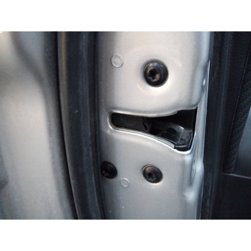 Recambio de cerradura puerta delantera izquierda para ssangyong tivoli limited 4x2 referencia OEM IAM   