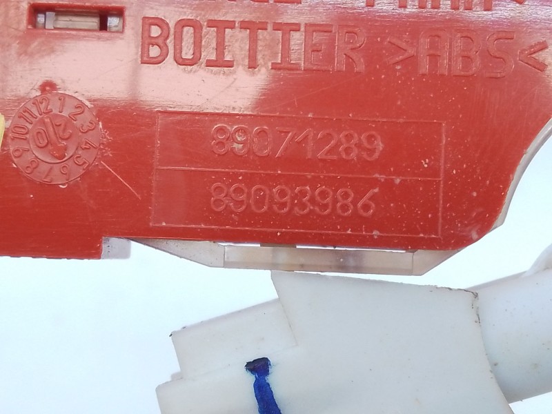 Recambio de luz central de freno para peugeot rifter 1.5 bluehdi 130 referencia OEM IAM   