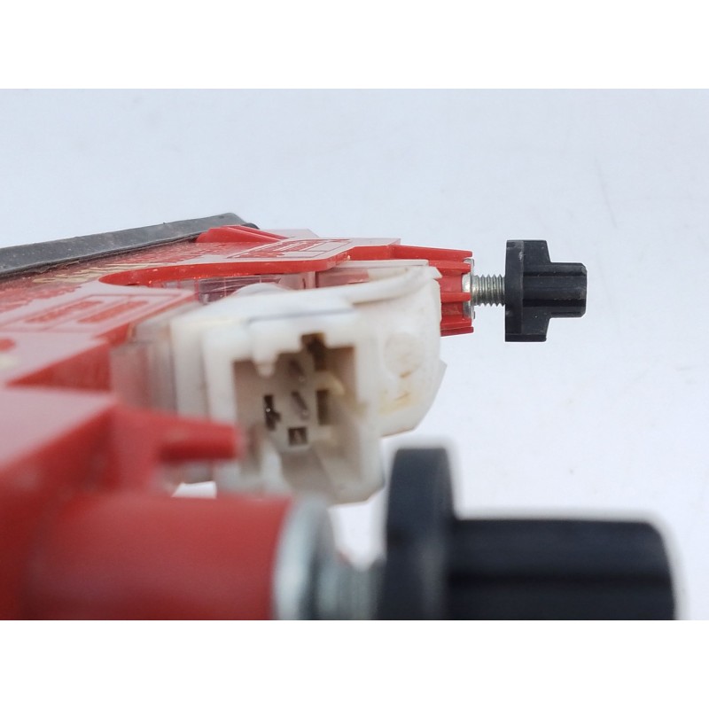 Recambio de luz central de freno para peugeot rifter 1.5 bluehdi 130 referencia OEM IAM   