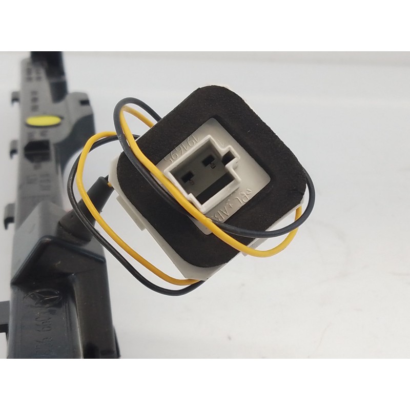 Recambio de luz central de freno para mercedes-benz gla (h247) gla 250 e (247.786) referencia OEM IAM 0999068901  