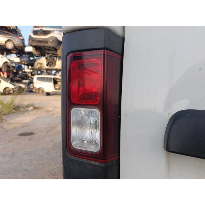 Recambio de piloto trasero izquierdo de paragolpes para renault trafic iii autobús (jg_) 1.6 dci 95 (jgmr, jgmj) referencia OEM 