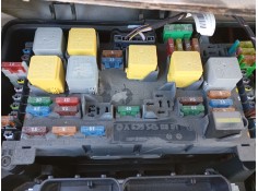 CAJA RELES / FUSIBLES A6395450801 