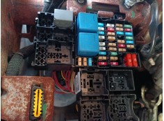 CAJA RELES / FUSIBLES 