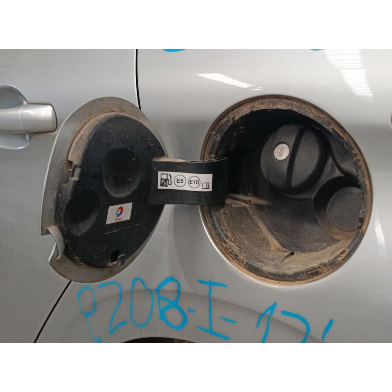 Recambio de tapa exterior combustible para peugeot 208 i (ca_, cc_) 1.2 vti 82 referencia OEM IAM   