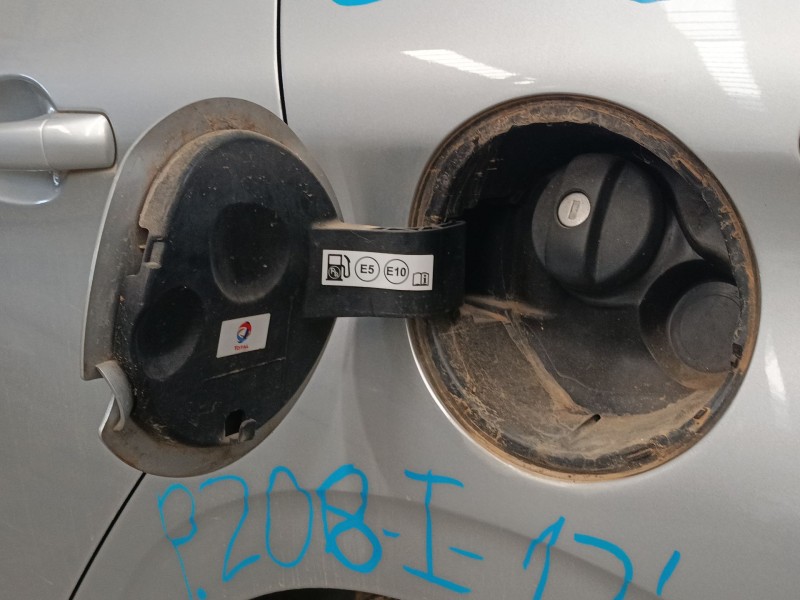 Recambio de tapa exterior combustible para peugeot 208 i (ca_, cc_) 1.2 vti 82 referencia OEM IAM   