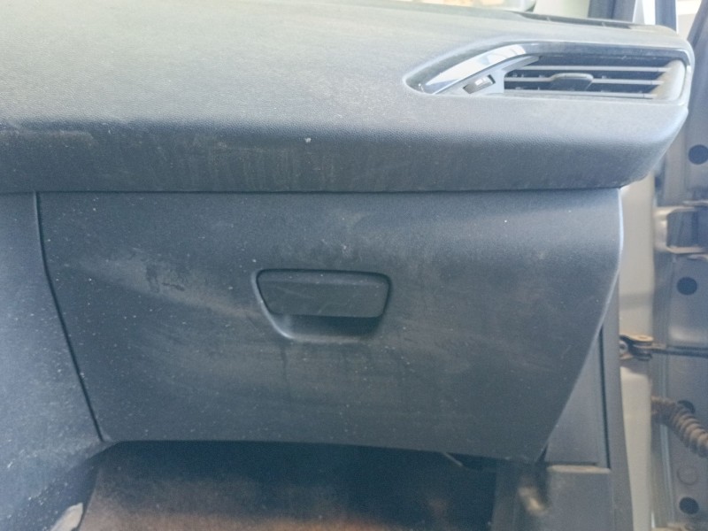 Recambio de guantera para peugeot 208 i (ca_, cc_) 1.2 vti 82 referencia OEM IAM   