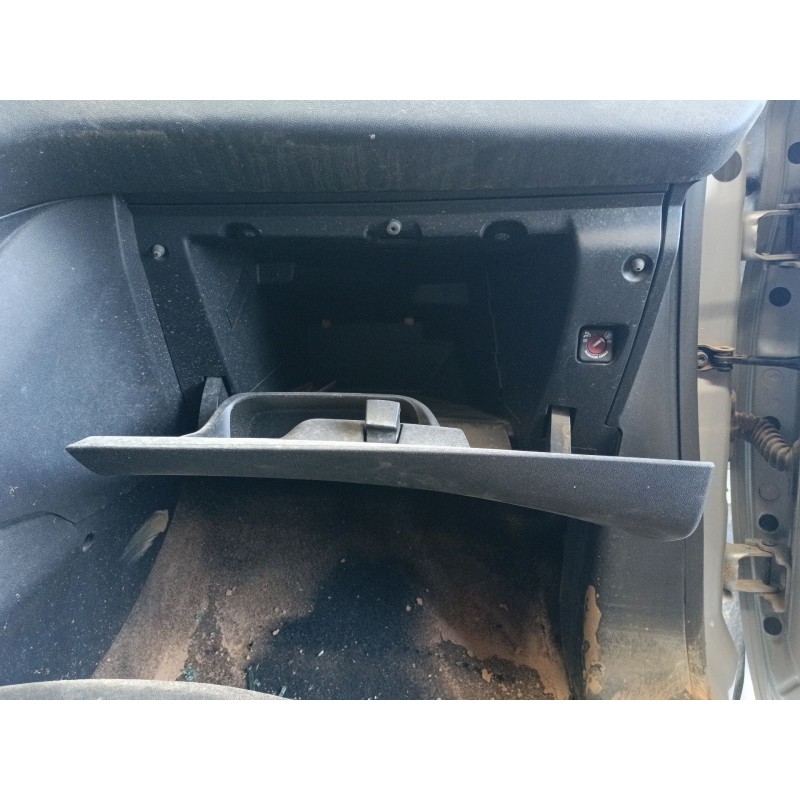 Recambio de guantera para peugeot 208 i (ca_, cc_) 1.2 vti 82 referencia OEM IAM   