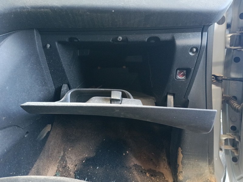 Recambio de guantera para peugeot 208 i (ca_, cc_) 1.2 vti 82 referencia OEM IAM   