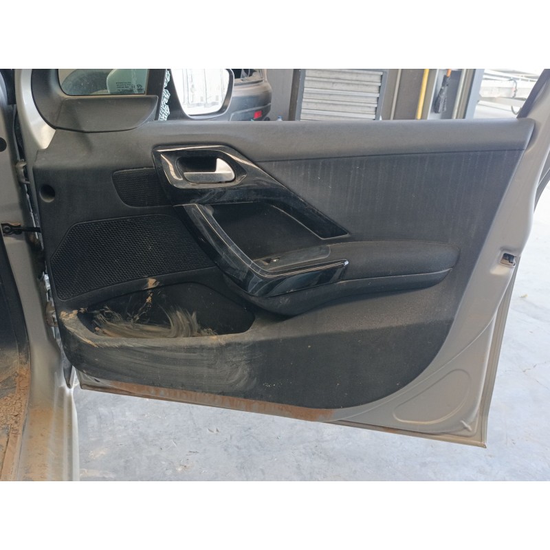 Recambio de guarnecido puerta delantera derecha para peugeot 208 i (ca_, cc_) 1.2 vti 82 referencia OEM IAM   