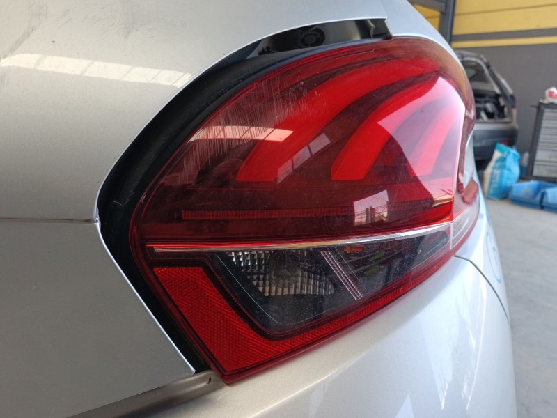 Recambio de piloto trasero derecho para peugeot 208 i (ca_, cc_) 1.2 vti 82 referencia OEM IAM   