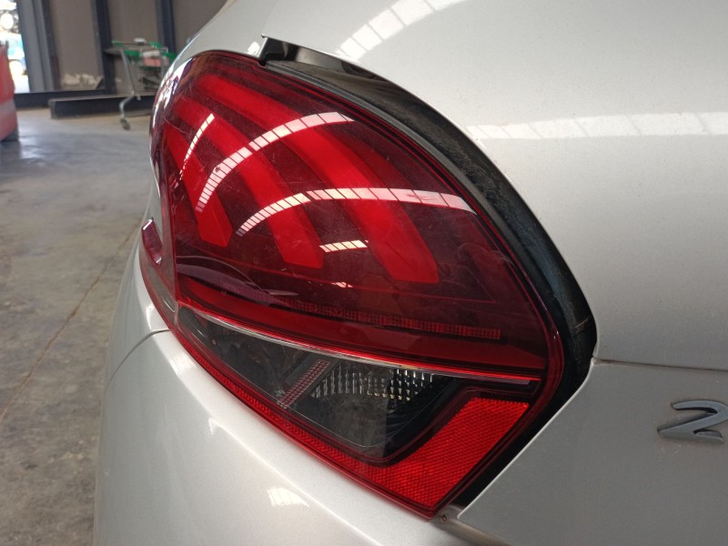 Recambio de piloto trasero izquierdo para peugeot 208 i (ca_, cc_) 1.2 vti 82 referencia OEM IAM   