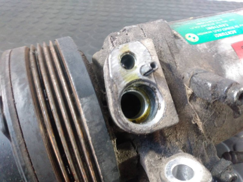 Recambio de compresor aire acondicionado para bmw serie 3 berlina (e46) 320d referencia OEM IAM 64528386650  