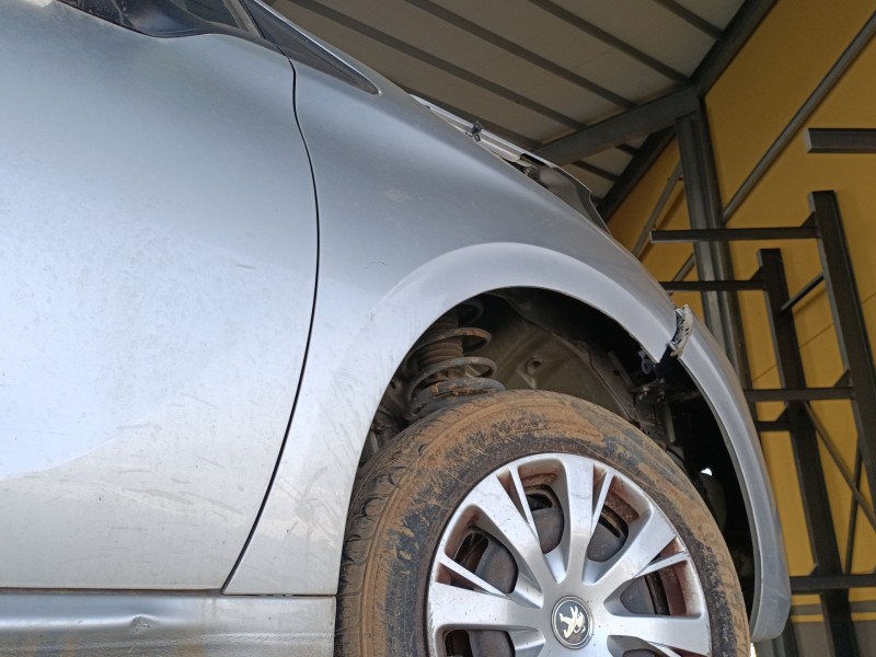 Recambio de aleta delantera derecha para peugeot 208 i (ca_, cc_) 1.2 vti 82 referencia OEM IAM   