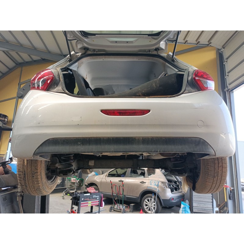 Recambio de paragolpes trasero para peugeot 208 i (ca_, cc_) 1.2 vti 82 referencia OEM IAM   