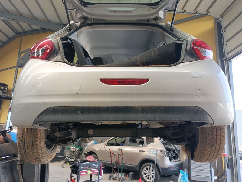 Recambio de paragolpes trasero para peugeot 208 i (ca_, cc_) 1.2 vti 82 referencia OEM IAM   