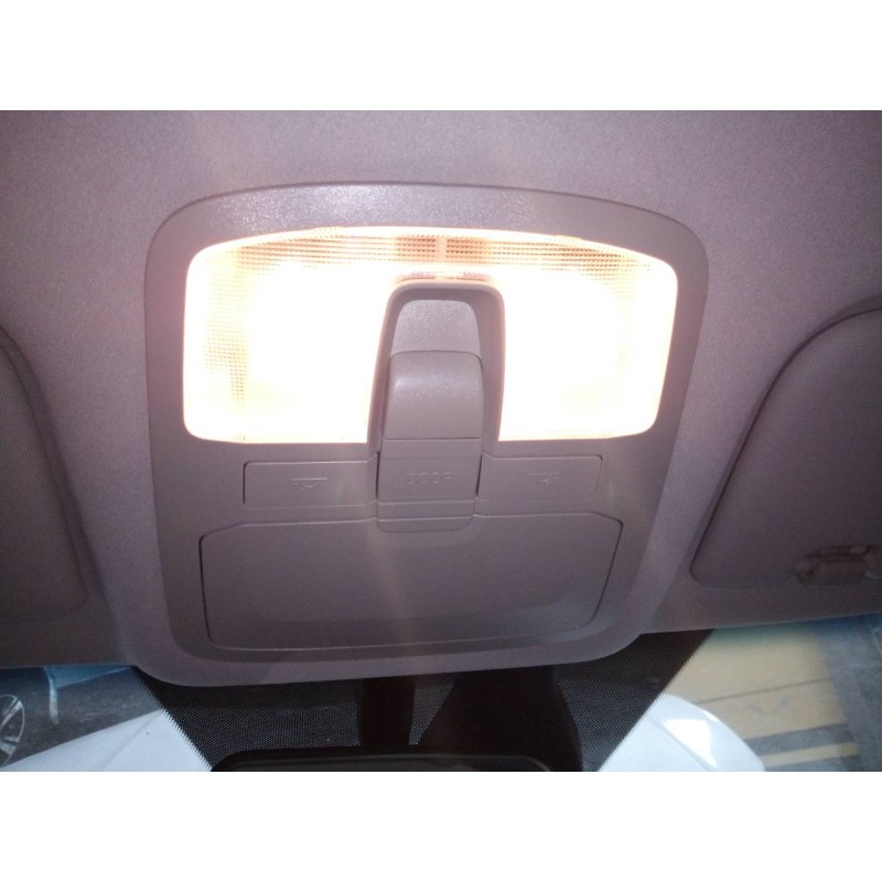 Recambio de luz interior para ssangyong tivoli limited 4x2 referencia OEM IAM   