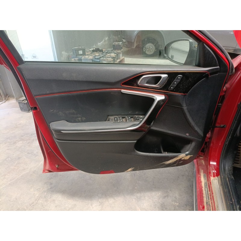 Recambio de guarnecido puerta delantera izquierda para kia ceed (cd) 1.4 t-gdi referencia OEM IAM   