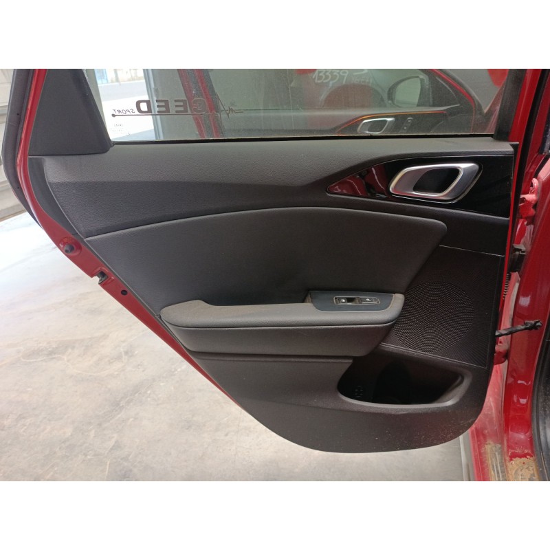 Recambio de guarnecido puerta trasera izquierda para kia ceed (cd) 1.4 t-gdi referencia OEM IAM   